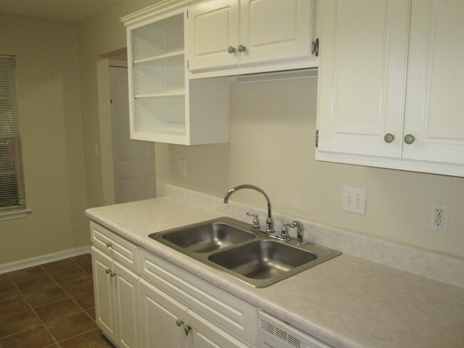 Building Photo - 413 Northrop Pl