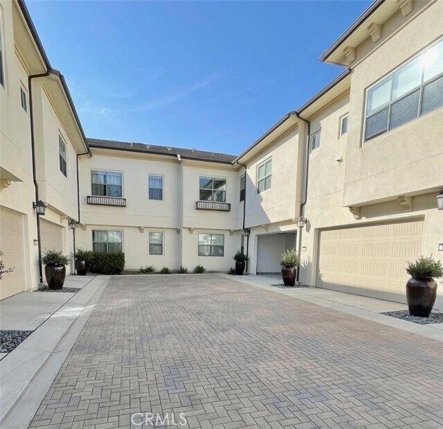 Building Photo - 171 Follyhatch