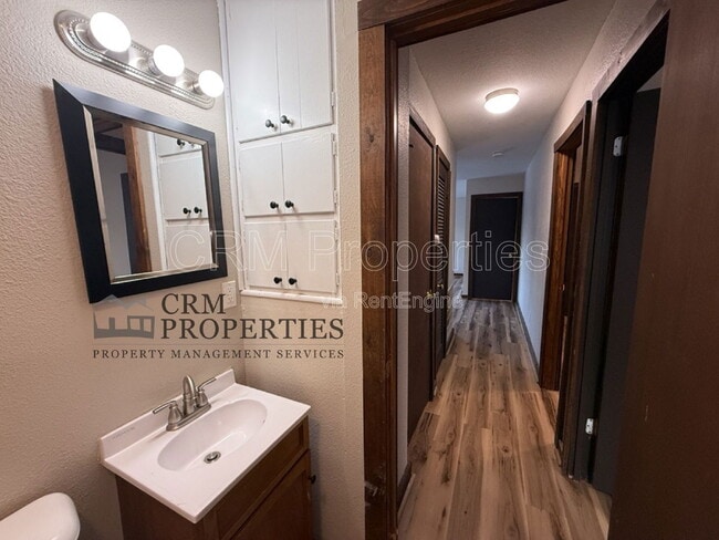 Building Photo - 805 Miami Blvd