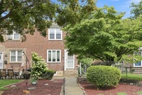 Building Photo - 241 Westpark Ln