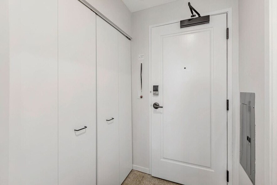 Building Photo - 9-JAN-JAN E 4th St