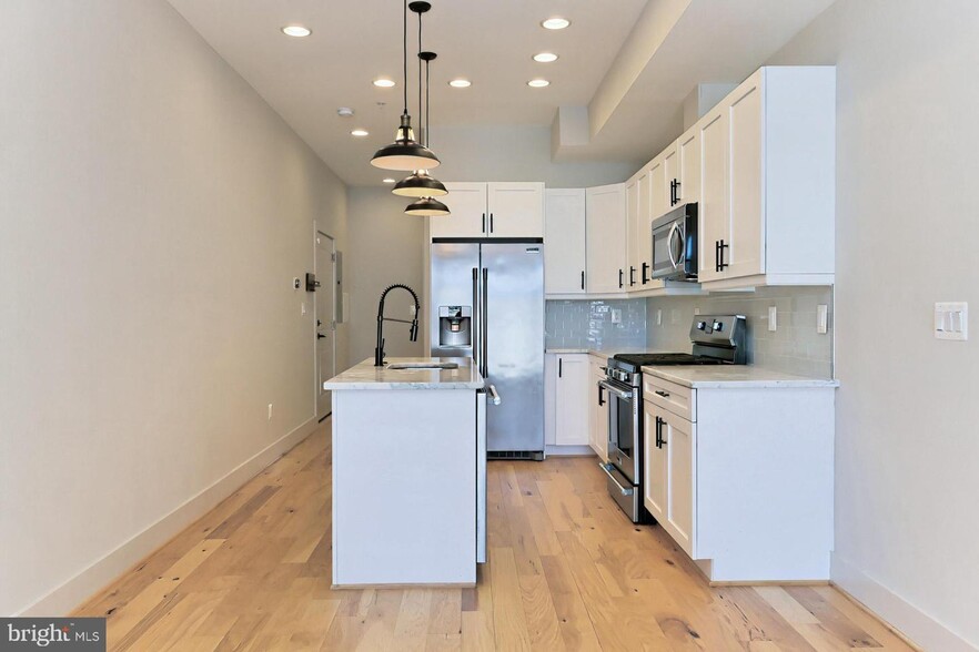 Building Photo - 523 Longfellow St NW