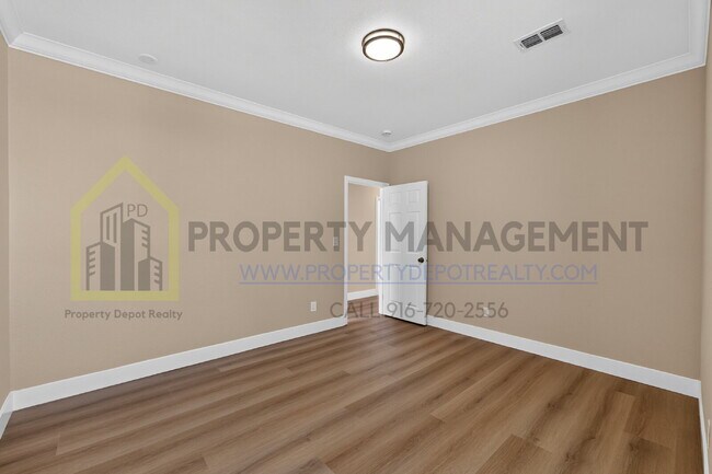 Building Photo - Spacious 3-Bed, 2-Bath Retreat on Charm Way