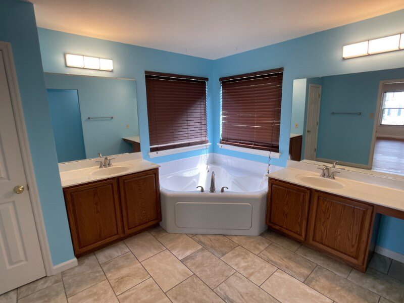 Building Photo - 3802 Scarlet Oak Dr