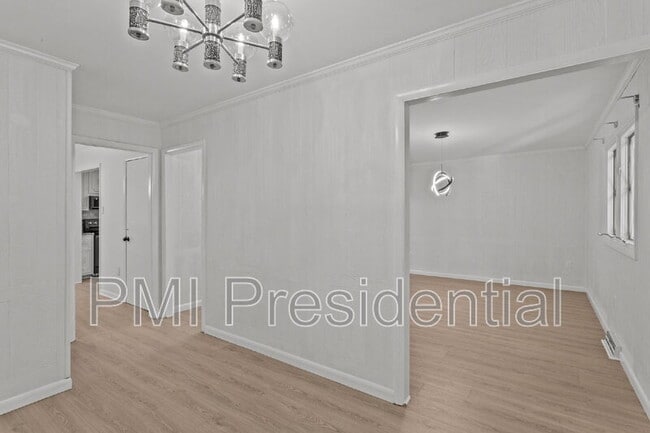 Building Photo - 4560 E Williamsburg Rd