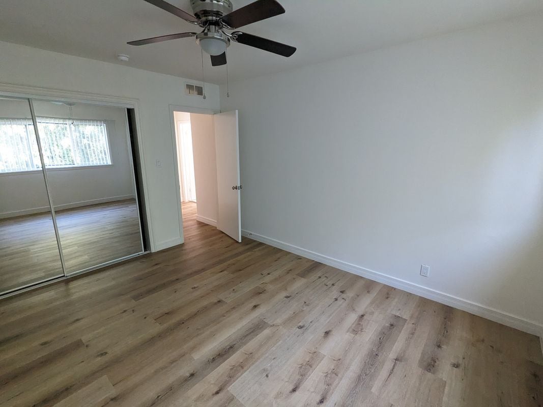 Building Photo - 1320 N Martel Ave