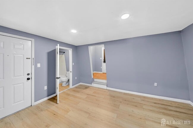 Building Photo - 194 High St