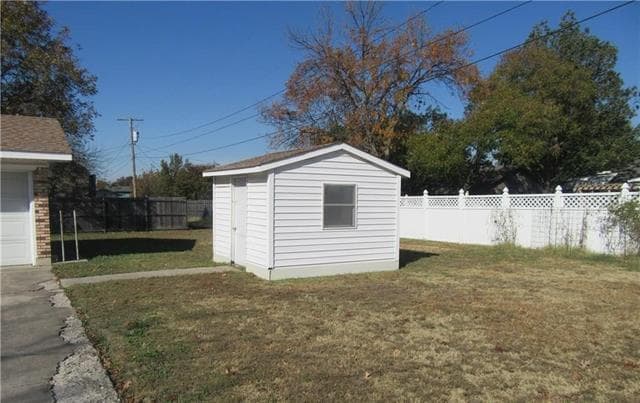 Building Photo - 200 Texoma Dr