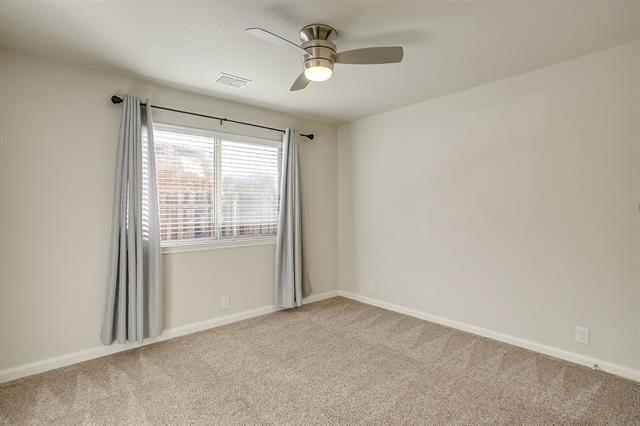 Building Photo - 817 Woodmark Dr