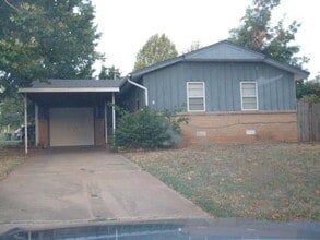 Building Photo - 2421 Sandra Dr