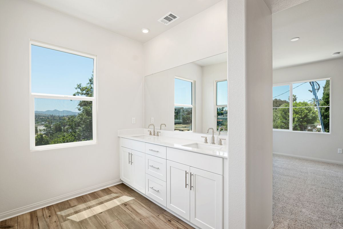 Building Photo - 1527 Wingwood Ln