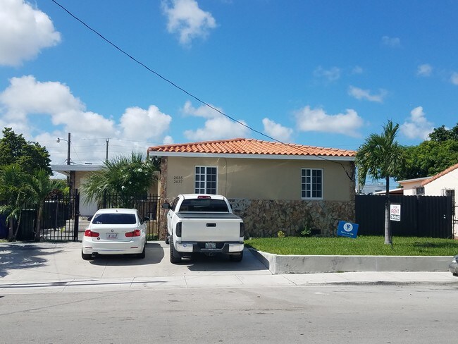 Primary Photo - 2035 NW 3rd St