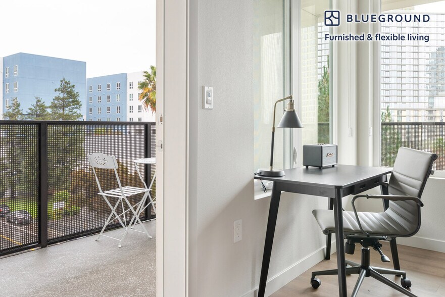 Building Photo - 2333 Calle Del Mundo