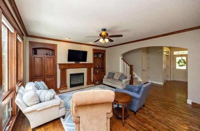 Building Photo - 2348 NW 75th Ave
