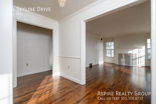 Building Photo - 505 Skyline Dr
