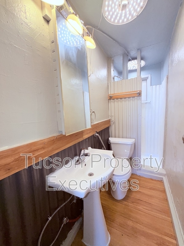 Building Photo - 234 E 32nd St