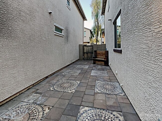 Building Photo - 2515 N 73rd Dr