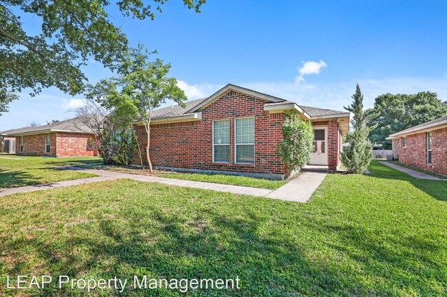 Primary Photo - 3 br, 2 bath House - 919 Potomac Dr