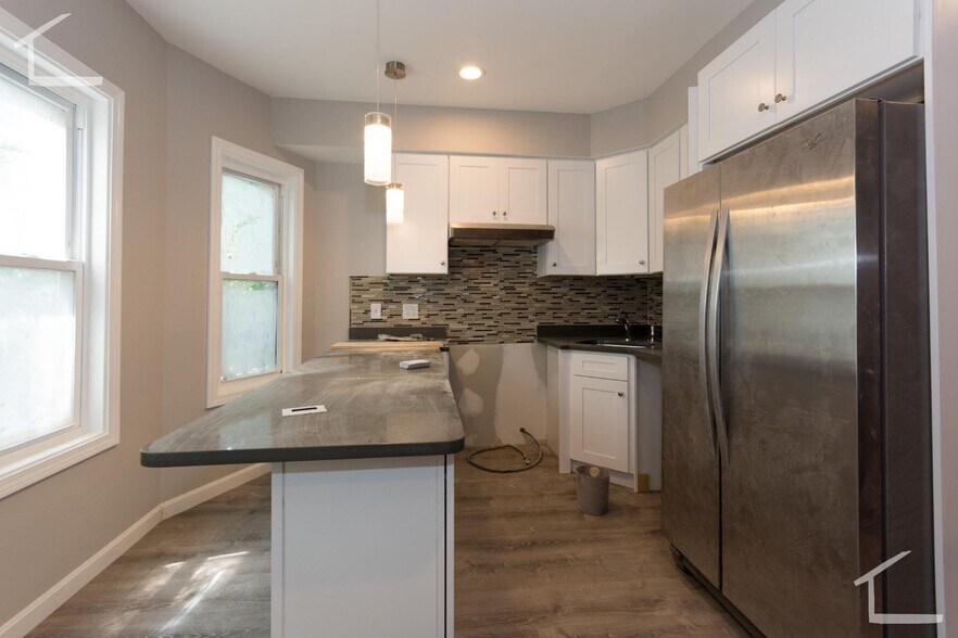 Building Photo - 39 Long Ave