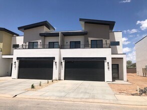 Building Photo - Modern 3 Bedroom Home for Rent