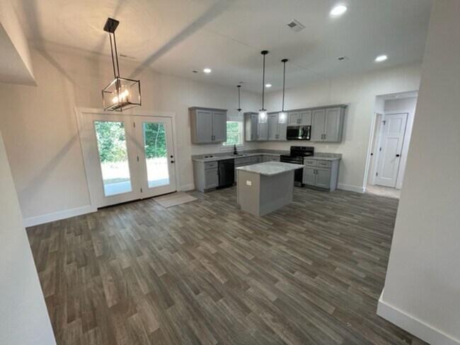 Building Photo - Maryville 37804 - 4 bedroom, 2 bath home - Call Ed Johnson 865-924-5045