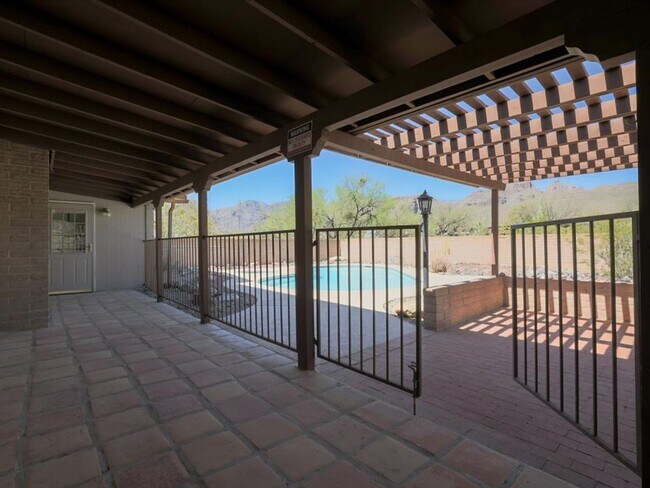 Building Photo - ? Stunning Mountain-View Home with Private Pool & All Utilities Included!!