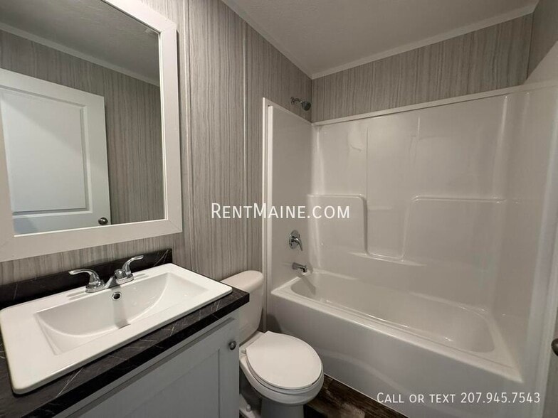 Building Photo - 168 A St