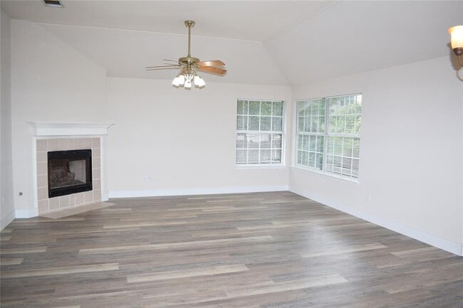 Building Photo - 3810 Newland Dr