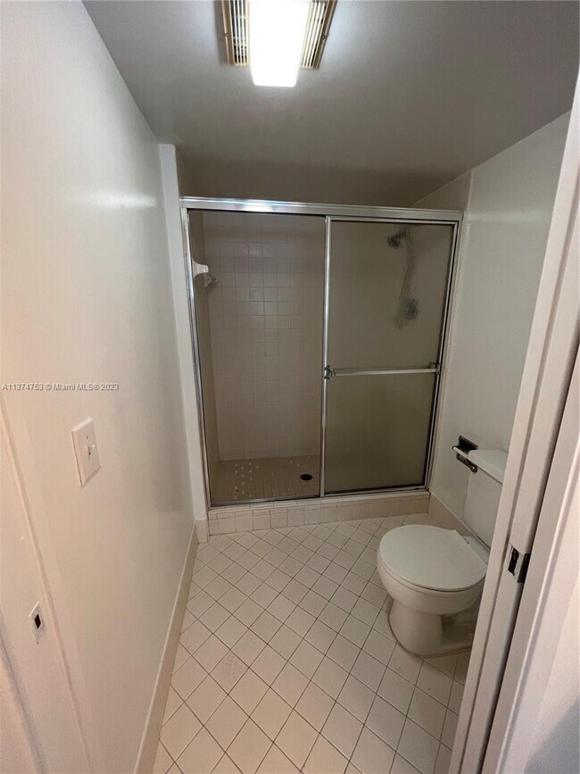 Building Photo - 901 SW 138th Ave