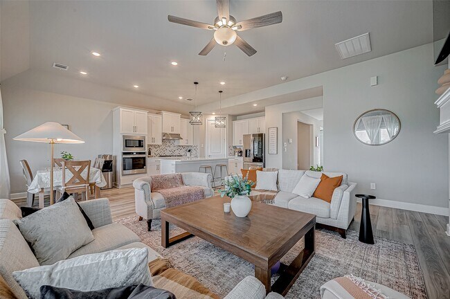 Building Photo - 21450 Petherton Dr