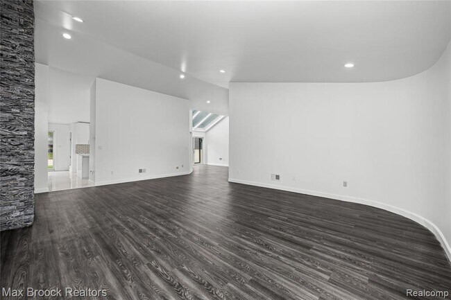 Building Photo - 3332 Barlyn Ln