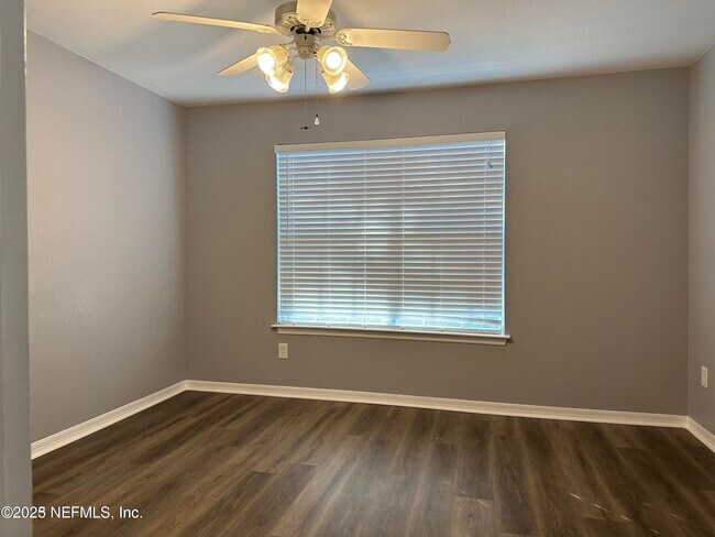 Building Photo - 1717 County Rd 220