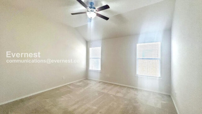 Building Photo - 129 Snowflake Dr