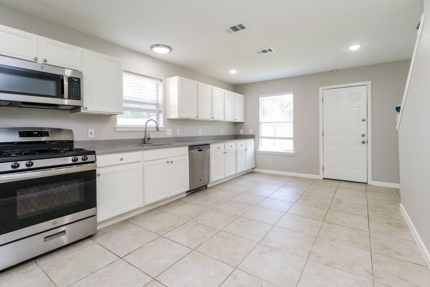 Building Photo - 20622 Bishops Gate Ln