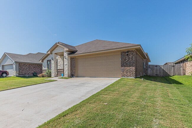 Building Photo - 810 Earp Dr