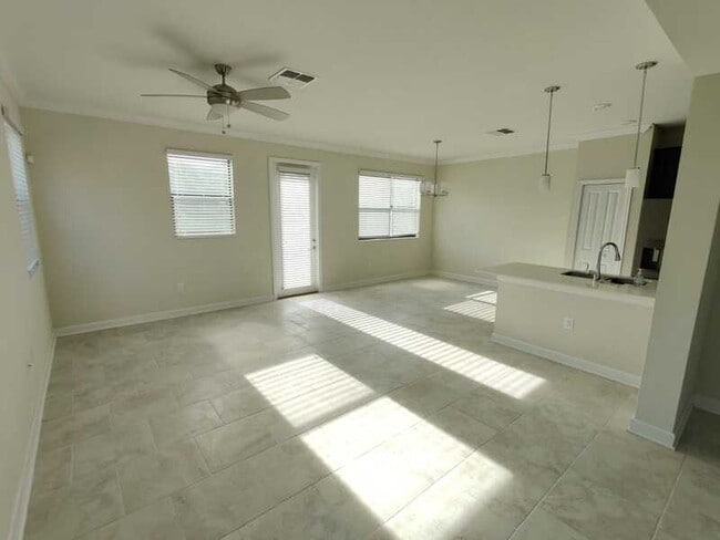 Building Photo - 1242 Sandwedge St