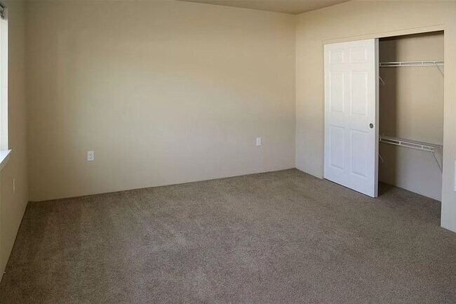 Building Photo - 5119 E Buckeye Ave