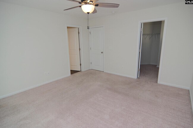 Building Photo - 194 Bonhomme Cir