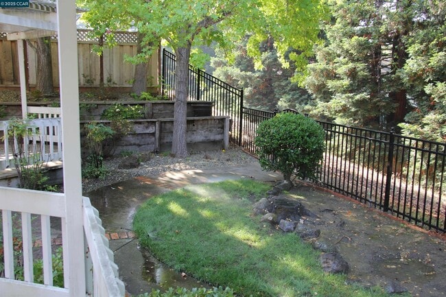 Building Photo - 4106 Quail Run Dr