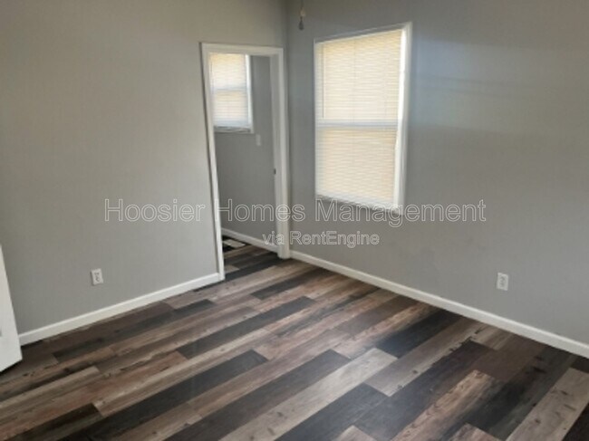 Building Photo - 117 W 36th St