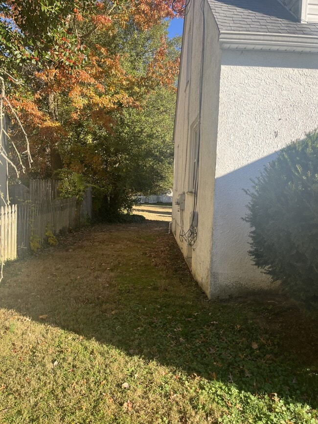 Building Photo - 520 Hollingsworth Ave