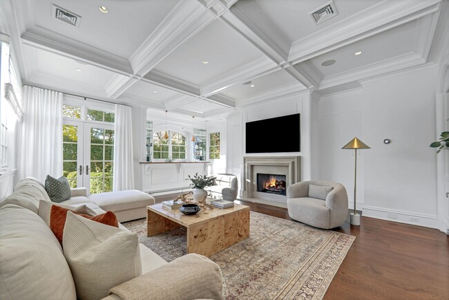Building Photo - 373 Hardenburgh Ave