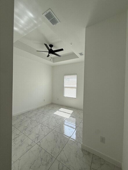 Building Photo - 5308 Vision St