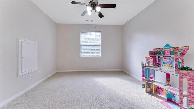 Building Photo - 3 N Fair Manor Cir