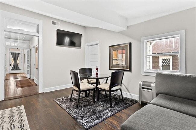 Building Photo - 867 Beecher St SW