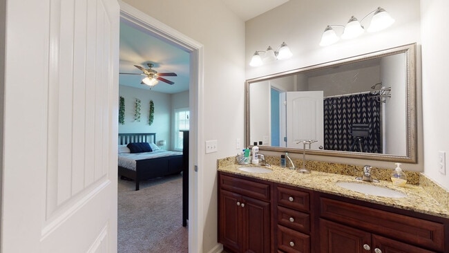 Building Photo - 160 Kirkwood Dr