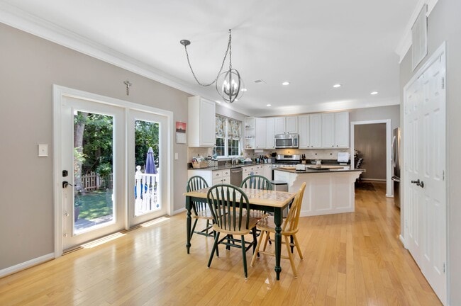 Building Photo - 15346 Bowmans Folly Dr