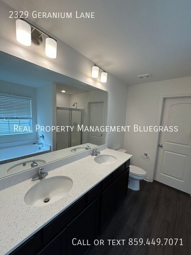 Building Photo - 2329 Geranium Ln