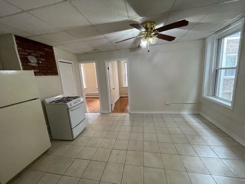 Building Photo - 62 N Margin St