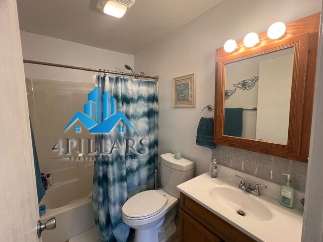 Building Photo - 2612 Vine Ct